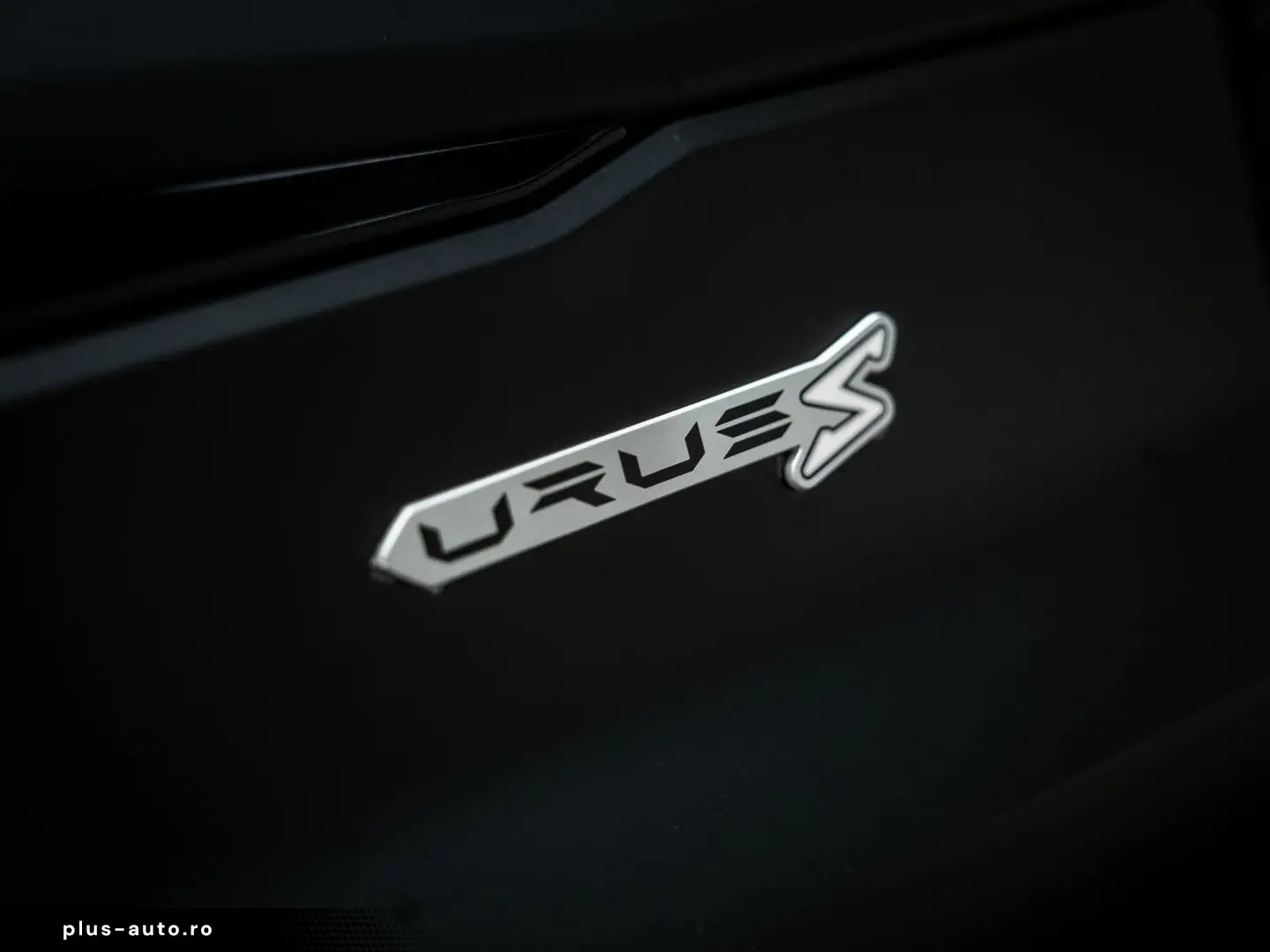 LAMBORGHINI Urus 4.0 V8 S   Urus S   BTW   Akrapovic   luftf