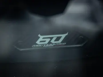 LAMBORGHINI Urus 4.0 V8 S   Urus S   BTW   Akrapovic   luftf