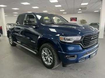 DODGE RAM 5 7l V8  LARAMIE 12 Zoll Display LED AHK SHZ