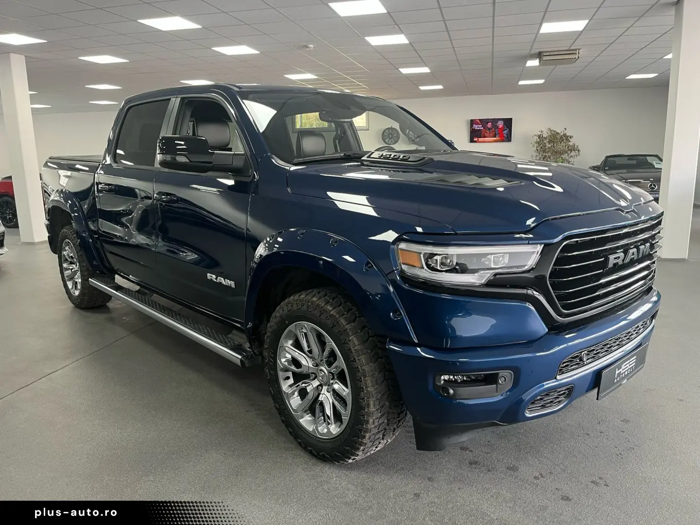 DODGE RAM 5 7l V8  LARAMIE 12 Zoll Display LED AHK SHZ