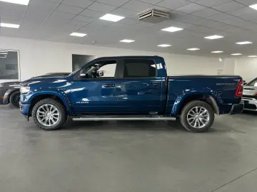 DODGE RAM 5 7l V8  LARAMIE 12 Zoll Display LED AHK SHZ