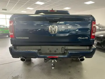 DODGE RAM 5 7l V8  LARAMIE 12 Zoll Display LED AHK SHZ