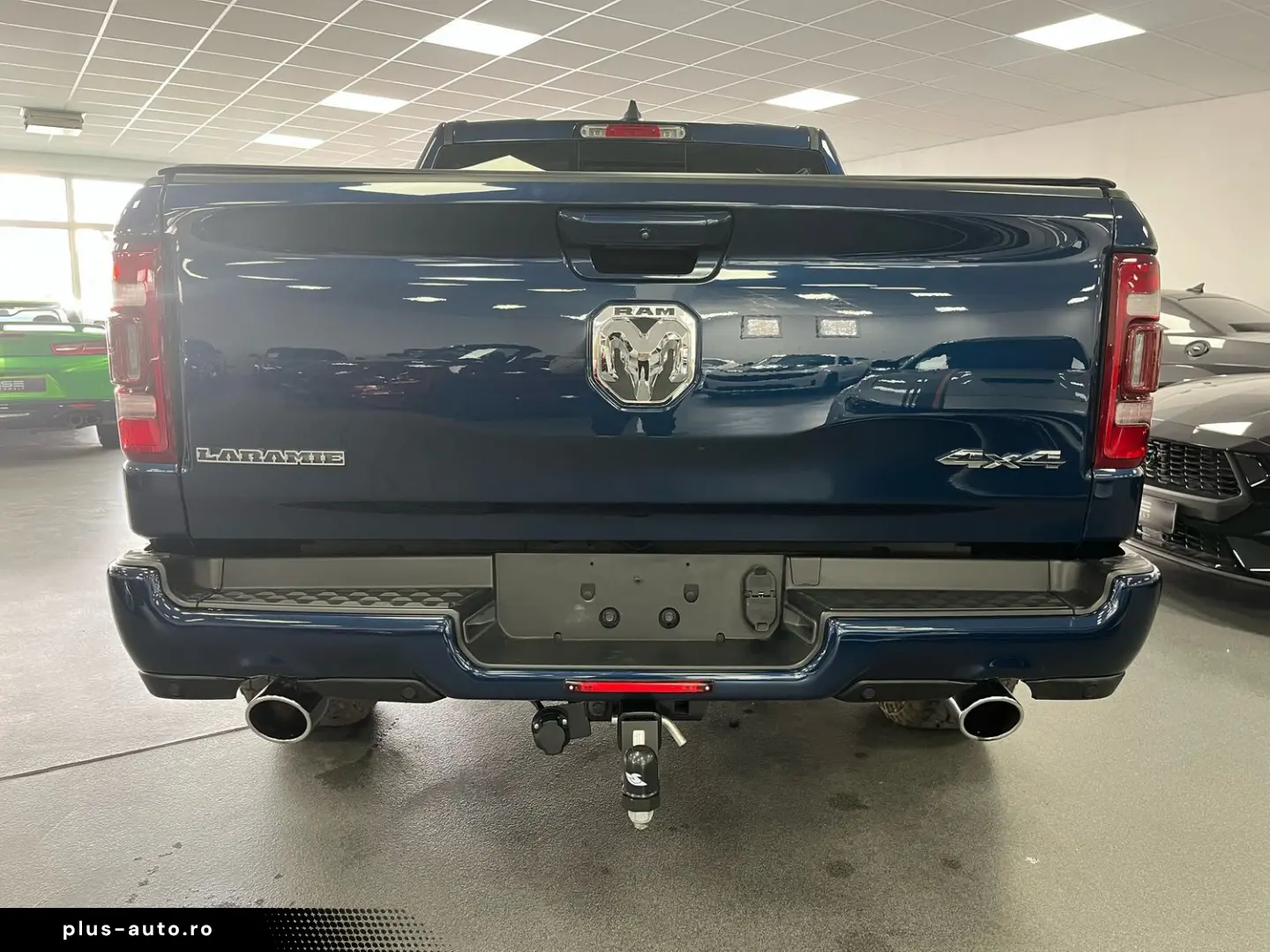 DODGE RAM 5 7l V8  LARAMIE 12 Zoll Display LED AHK SHZ
