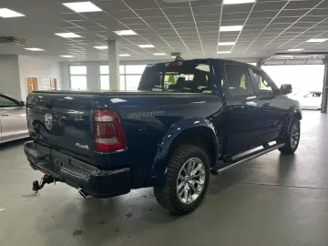 DODGE RAM 5 7l V8  LARAMIE 12 Zoll Display LED AHK SHZ