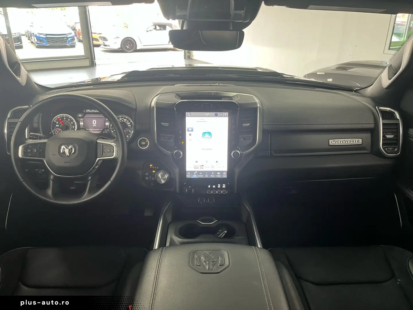 DODGE RAM 5 7l V8  LARAMIE 12 Zoll Display LED AHK SHZ