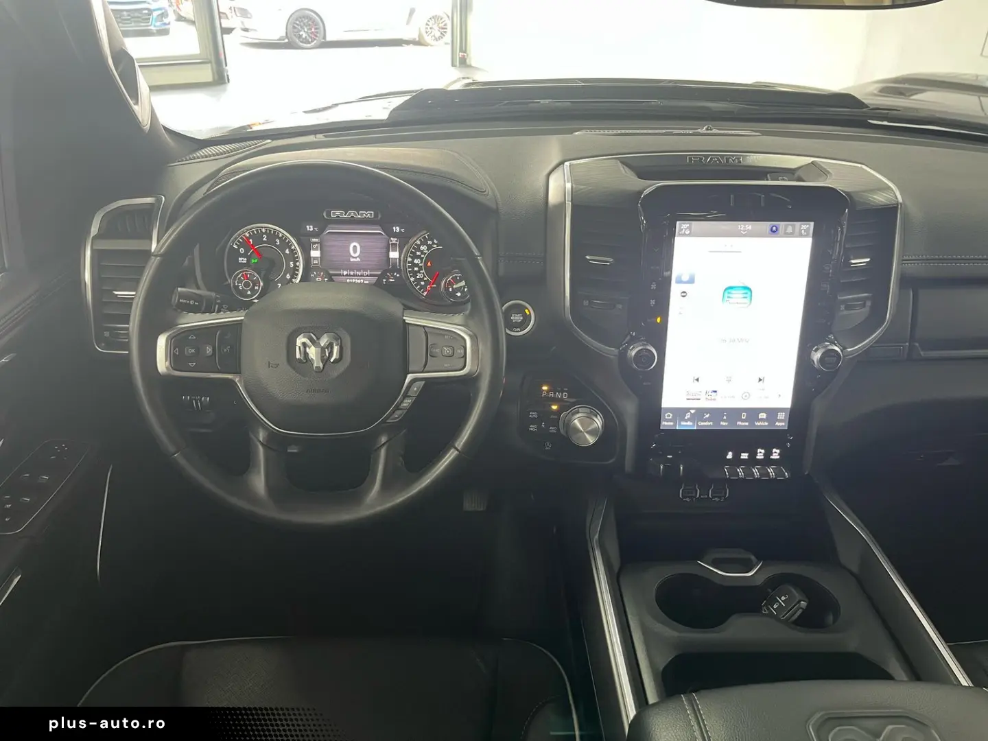DODGE RAM 5 7l V8  LARAMIE 12 Zoll Display LED AHK SHZ