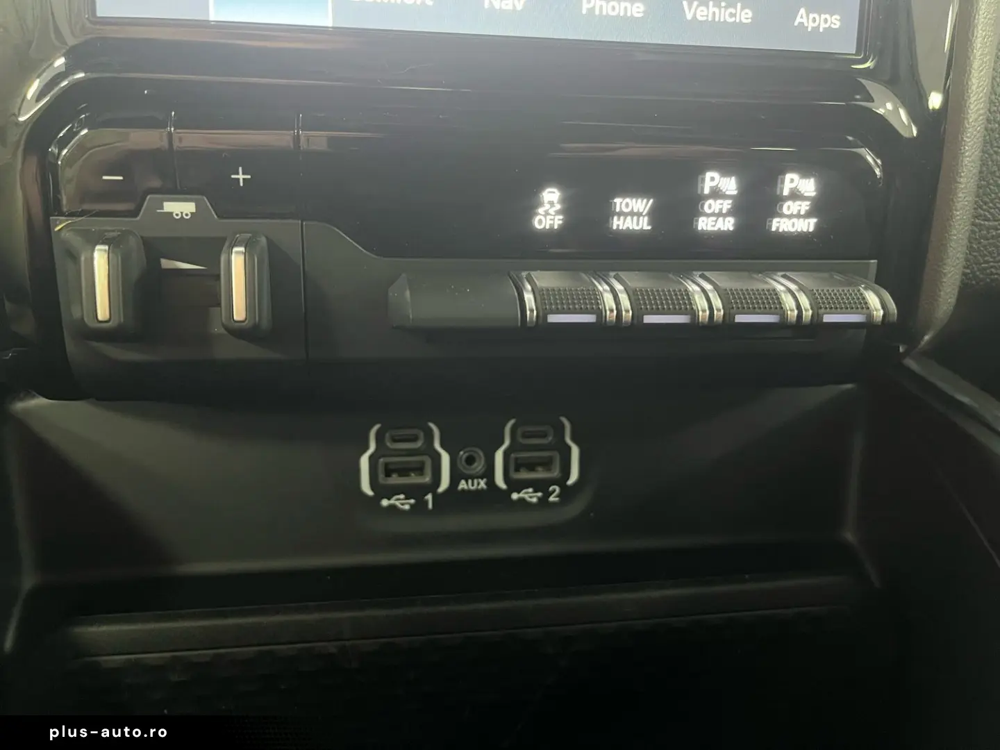 DODGE RAM 5 7l V8  LARAMIE 12 Zoll Display LED AHK SHZ