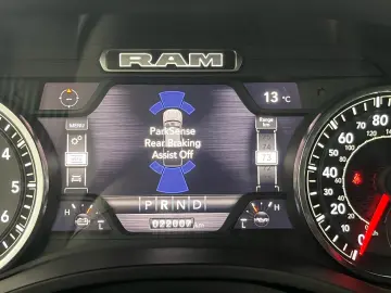 DODGE RAM 5 7l V8  BIGHORN 12 ZOLL Display SHZ LED AHK