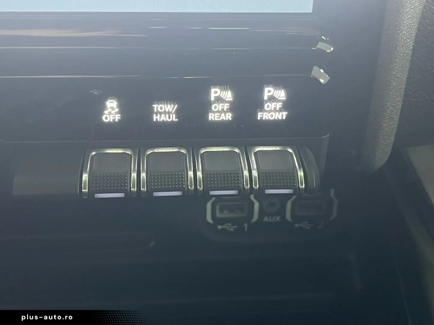 DODGE RAM 5 7l V8  BIGHORN 12 ZOLL Display SHZ LED AHK