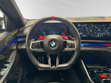 BMW M5 Touring Inkl. € 1.190 Zubehörbonus AHK Pano B