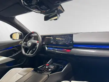 BMW M5 Touring Inkl. € 1.190 Zubehörbonus AHK Pano B