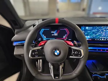 BMW M5 Limousine M-CompoundBremse Panoramadach Bower