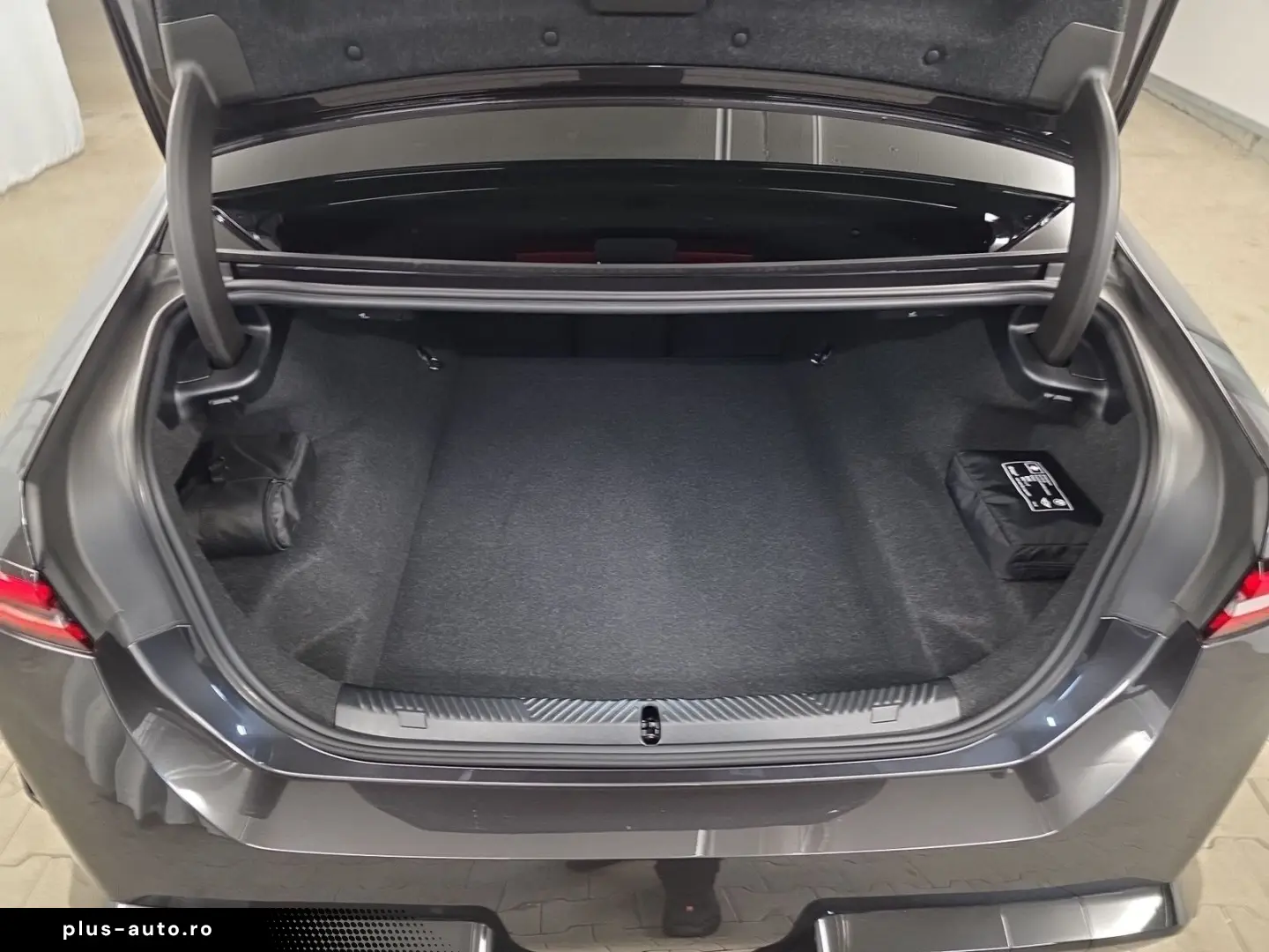 BMW M5 Limousine M-CompoundBremse Panoramadach Bower