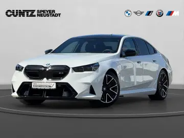 BMW M5 Limousine ab 1 99% eff.   Panorama B&W HiFi D
