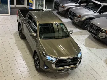 TOYOTA DOUBLE CAB EXECUTIVE-AUT-KAMERA-LED-RADAR