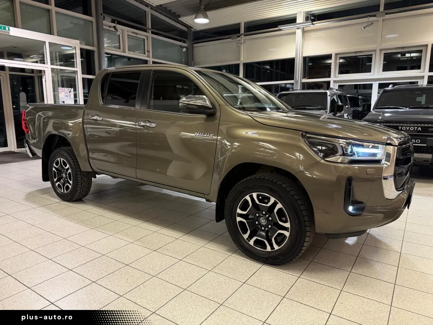 TOYOTA DOUBLE CAB EXECUTIVE-AUT-KAMERA-LED-RADAR