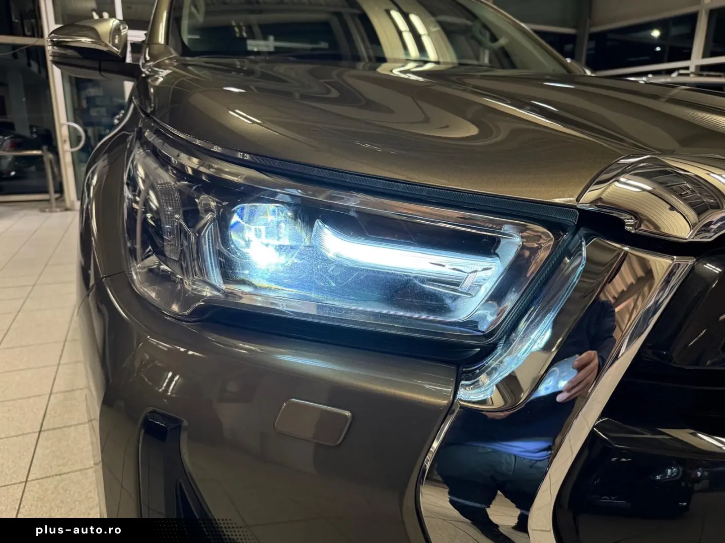 TOYOTA DOUBLE CAB EXECUTIVE-AUT-KAMERA-LED-RADAR
