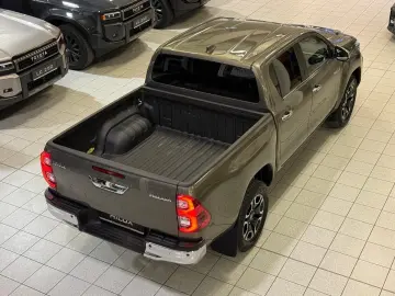 TOYOTA DOUBLE CAB EXECUTIVE-AUT-KAMERA-LED-RADAR