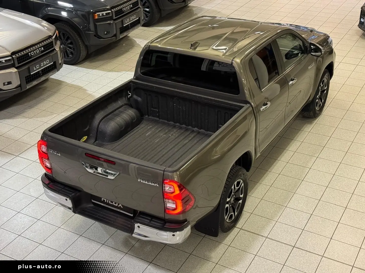 TOYOTA DOUBLE CAB EXECUTIVE-AUT-KAMERA-LED-RADAR