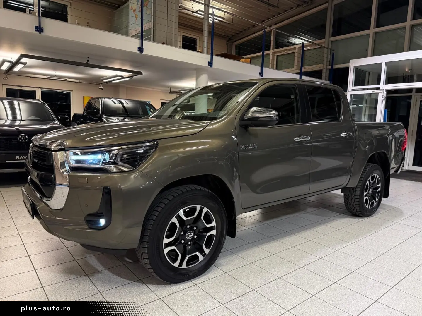 TOYOTA DOUBLE CAB EXECUTIVE-AUT-KAMERA-LED-RADAR