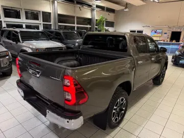 TOYOTA DOUBLE CAB EXECUTIVE-AUT-KAMERA-LED-RADAR