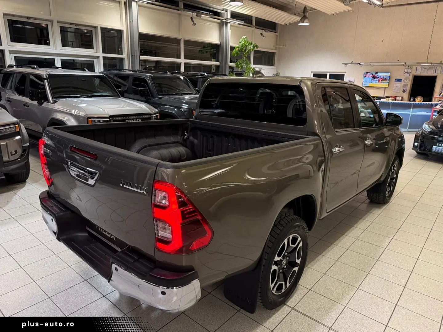 TOYOTA DOUBLE CAB EXECUTIVE-AUT-KAMERA-LED-RADAR