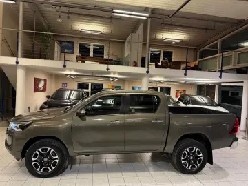 TOYOTA DOUBLE CAB EXECUTIVE-AUT-KAMERA-LED-RADAR