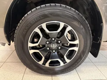 TOYOTA DOUBLE CAB EXECUTIVE-AUT-KAMERA-LED-RADAR