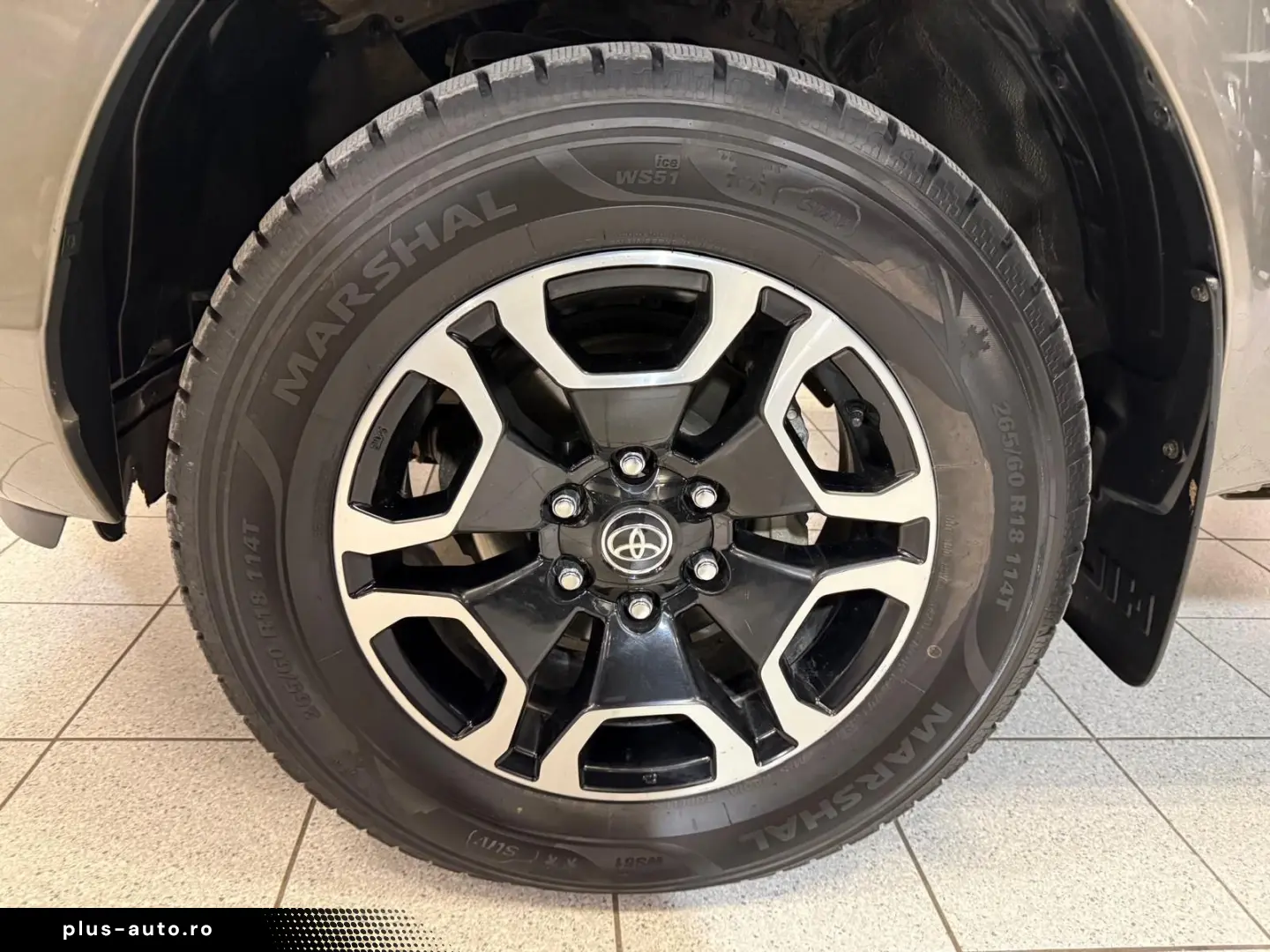 TOYOTA DOUBLE CAB EXECUTIVE-AUT-KAMERA-LED-RADAR