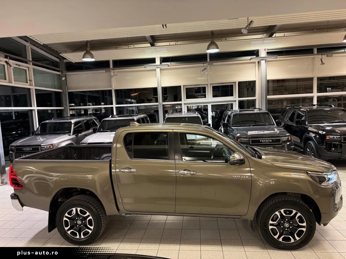 TOYOTA DOUBLE CAB EXECUTIVE-AUT-KAMERA-LED-RADAR