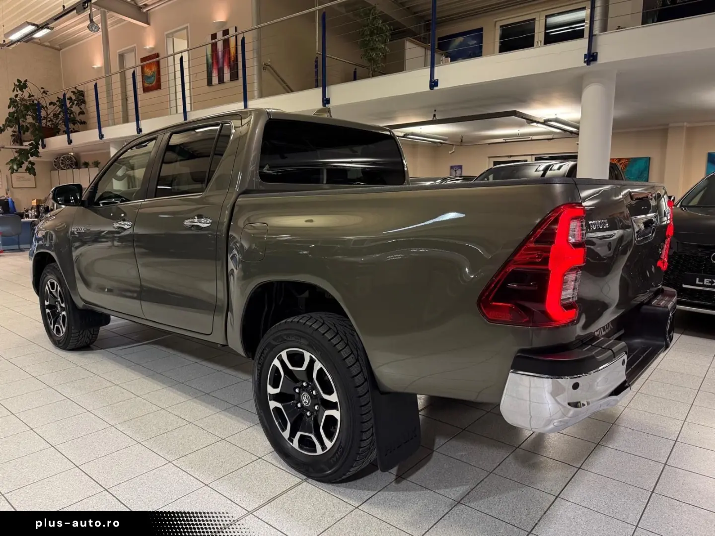 TOYOTA DOUBLE CAB EXECUTIVE-AUT-KAMERA-LED-RADAR