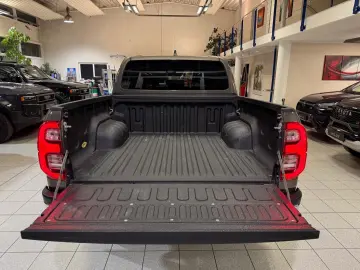 TOYOTA DOUBLE CAB EXECUTIVE-AUT-KAMERA-LED-RADAR