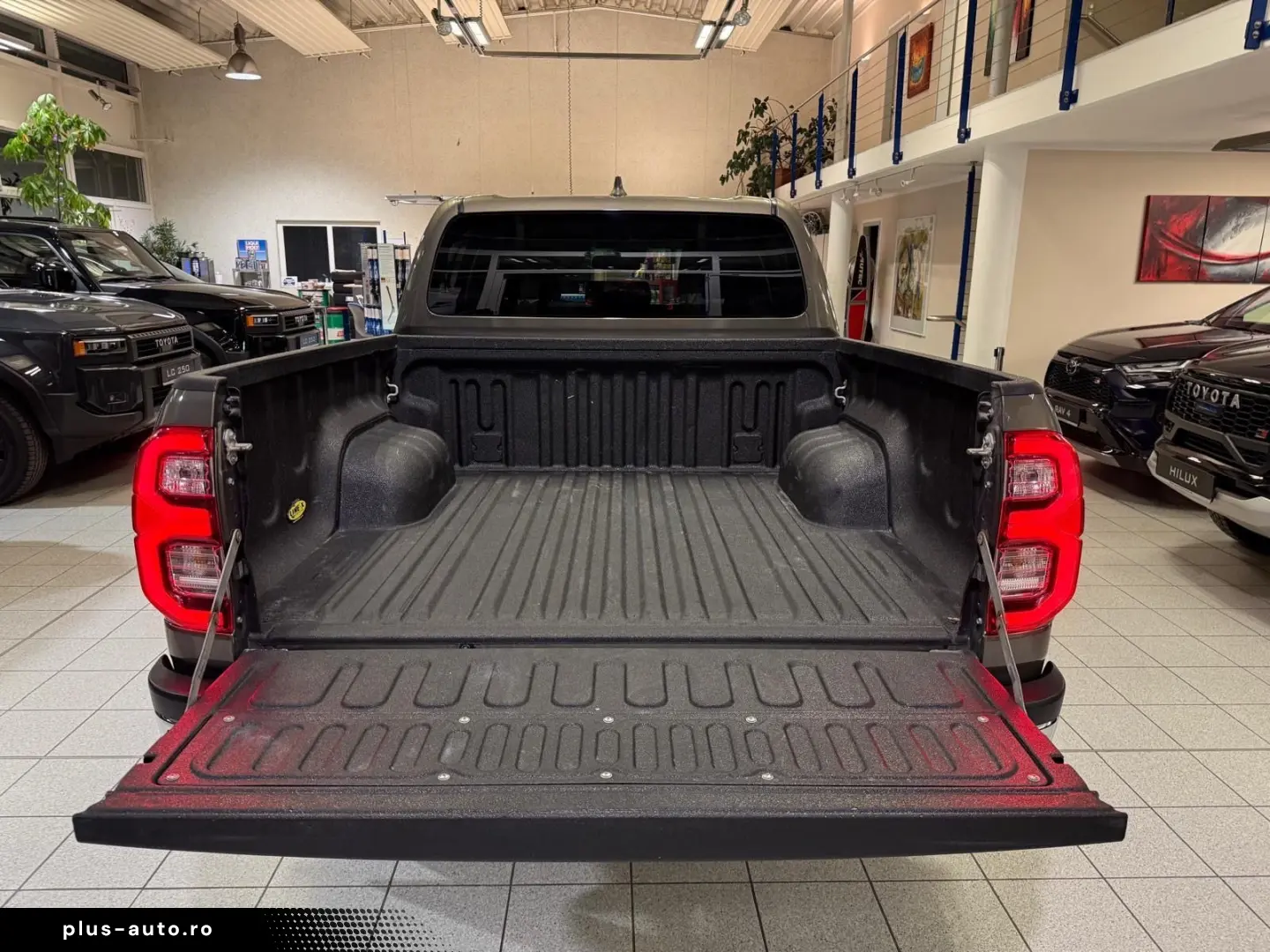 TOYOTA DOUBLE CAB EXECUTIVE-AUT-KAMERA-LED-RADAR