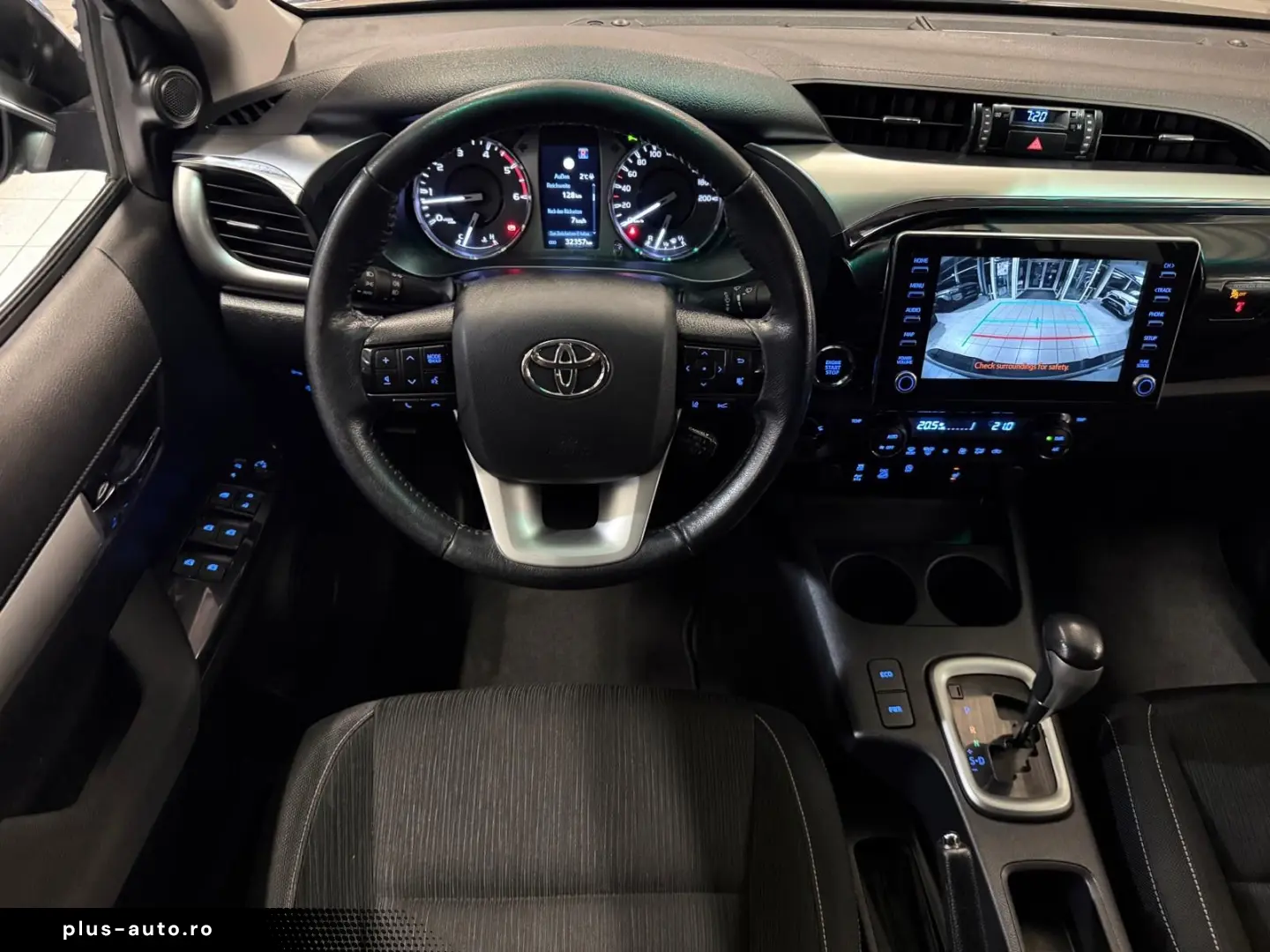 TOYOTA DOUBLE CAB EXECUTIVE-AUT-KAMERA-LED-RADAR