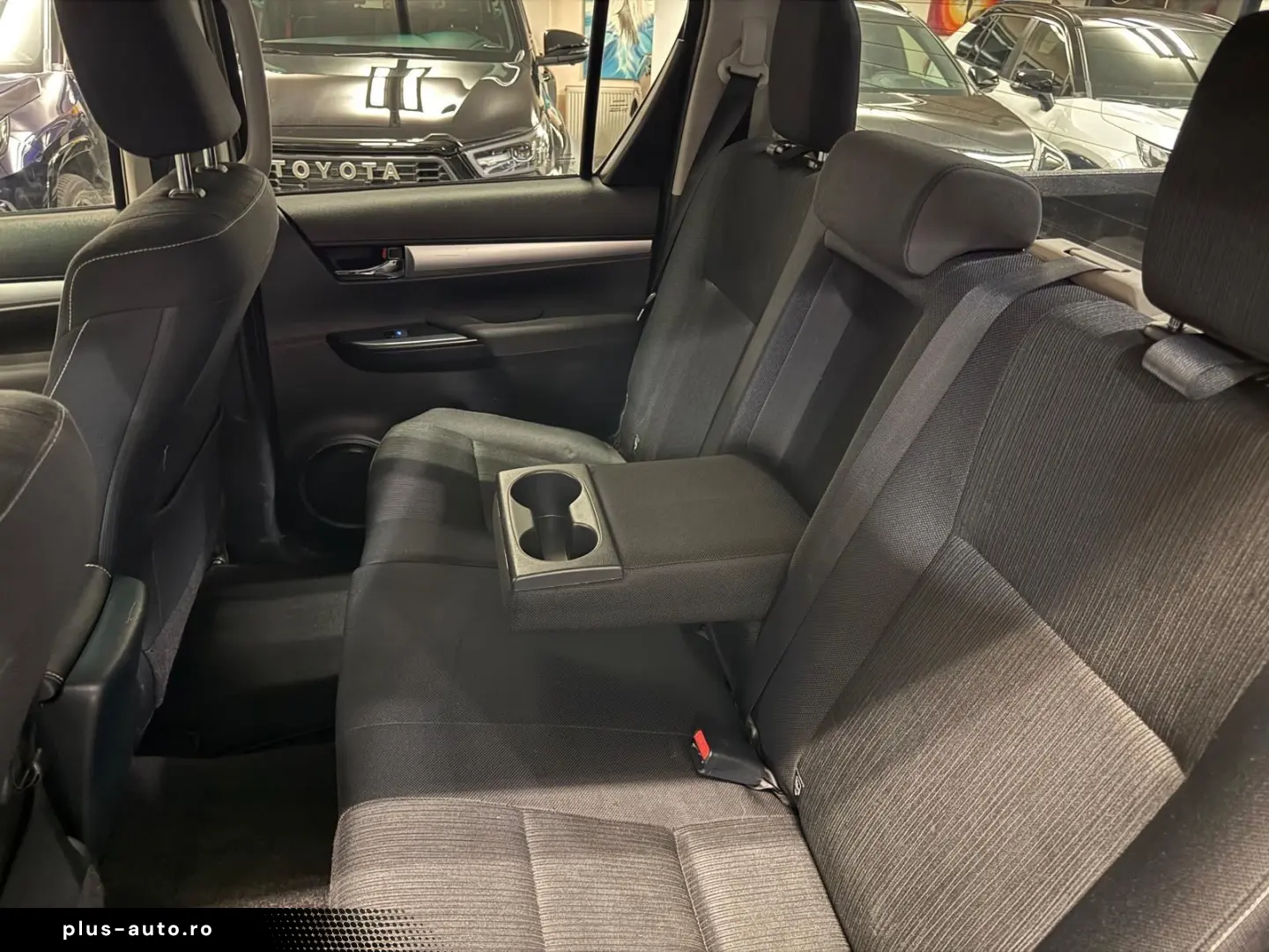 TOYOTA DOUBLE CAB EXECUTIVE-AUT-KAMERA-LED-RADAR