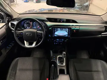 TOYOTA DOUBLE CAB EXECUTIVE-AUT-KAMERA-LED-RADAR