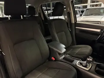 TOYOTA DOUBLE CAB EXECUTIVE-AUT-KAMERA-LED-RADAR