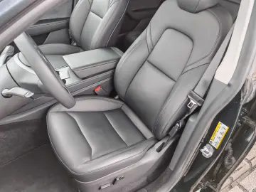 TESLA Model Y SR RWD   AHK   FSD   SoH 93%