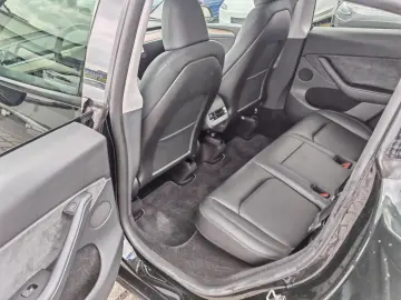 TESLA Model Y SR RWD   AHK   FSD   SoH 93%