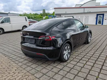 TESLA Model Y SR RWD   AHK   FSD   SoH 93%