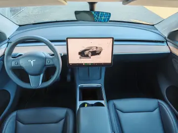 TESLA Model Y SR RWD   AHK   FSD   SoH 94%