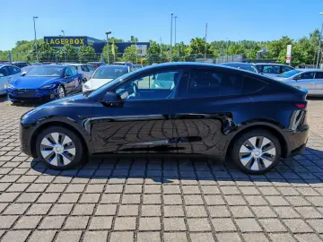 TESLA Model Y SR RWD   AHK   FSD   SoH 94%