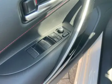 TOYOTA Corolla 2.0 Hybrid Touring Sports Lounge