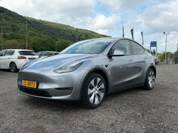 TESLA Model Y Long Range Dual AWD