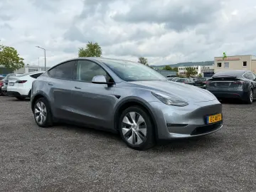 TESLA Model Y Long Range Dual AWD