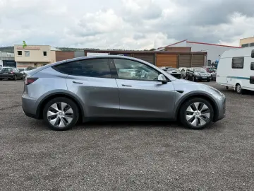 TESLA Model Y Long Range Dual AWD
