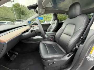 TESLA Model Y Long Range Dual AWD