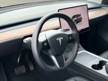 TESLA Model Y Long Range Dual AWD
