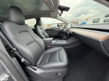 TESLA Model Y Long Range Dual AWD