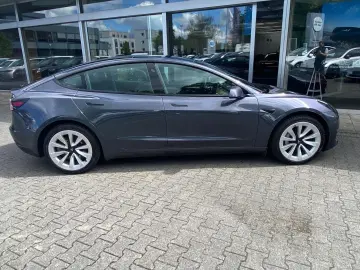 TESLA Model 3 LR Dual AWD PANO STDHZ LED KAM NAVI SHZ